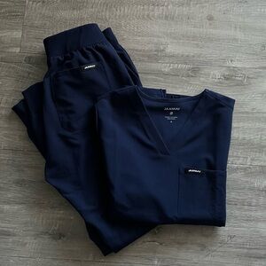 Jaanuu Navy Scrub Set